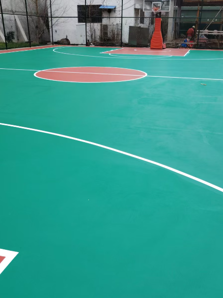 吕梁 球场长期使用易出现地面开裂
